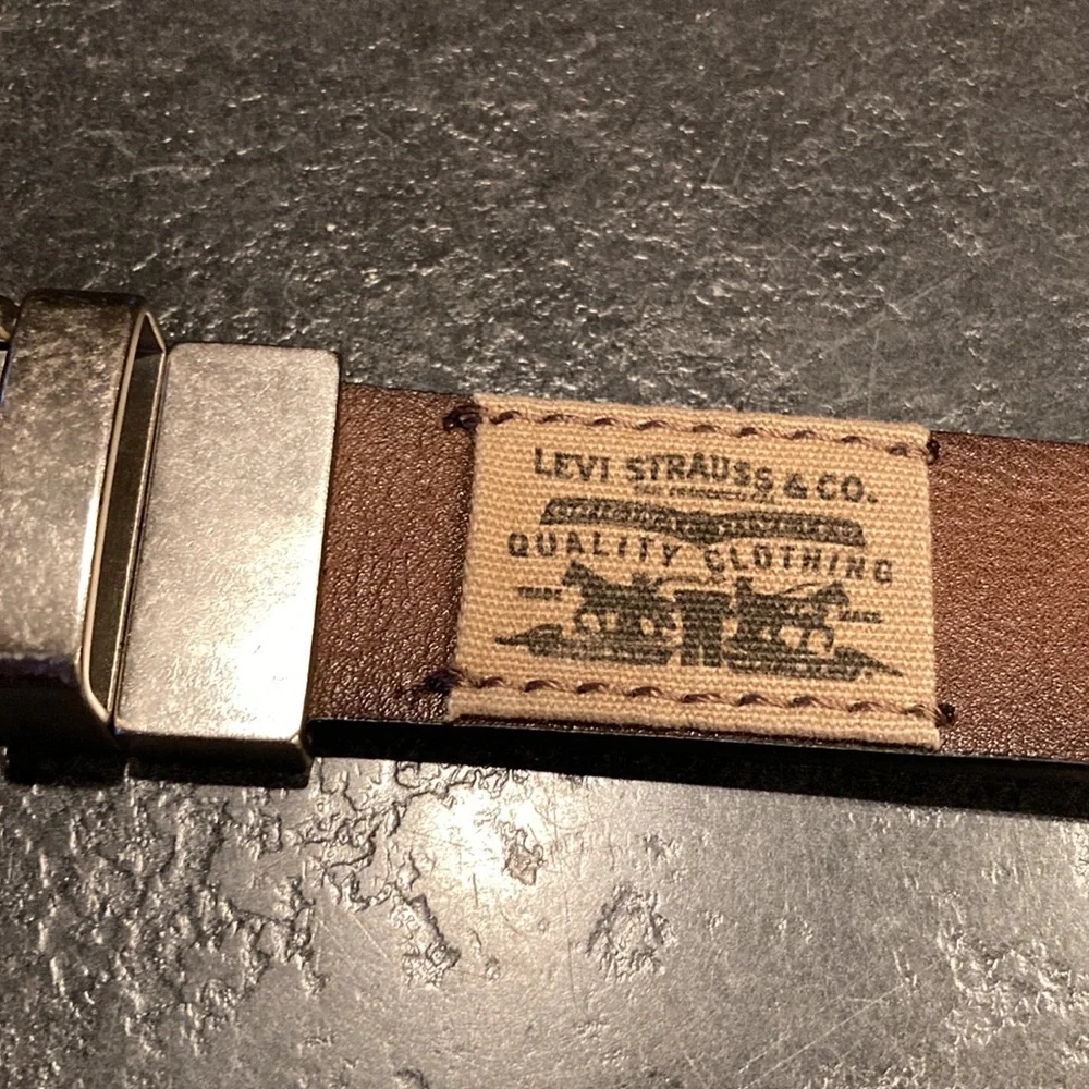 Boys Levi’s black brown leather adjustable belt size S (22/24)